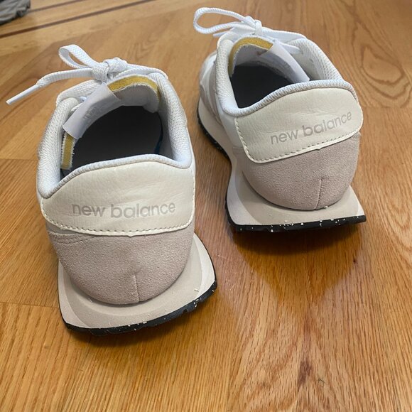 Original owner: New Balance Men's 237 V1 Sneaker, Sea Salt/White, 7.5 - Picture 6 of 8